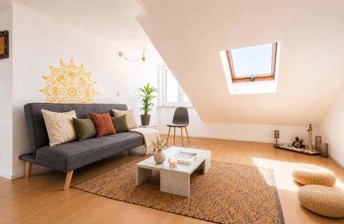 Santo Amaro Apartment | Terrace & River View Retreat