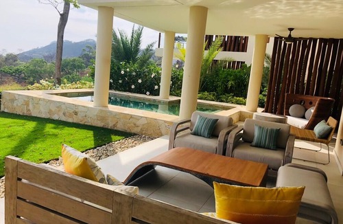 Guacalito de La Isla Condo | Terraza L2 Fully Equipped Luxury Villa @ Guacalito de la Isla