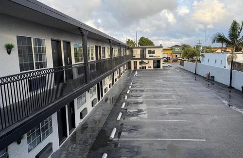 Lennox Hotel | The Atlas Inn & Suites LAX