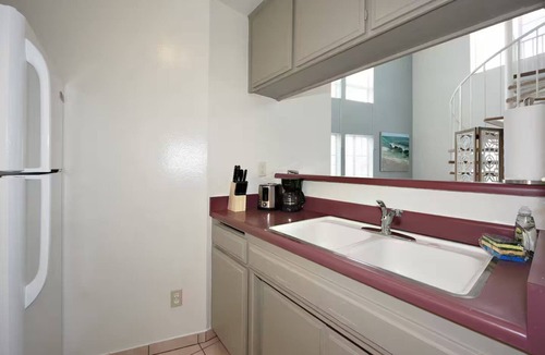 Palms Apartment | The Bagley #306 Corner Loft