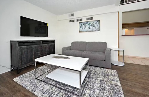 Palms Apartment | The Bagley #306 Corner Loft