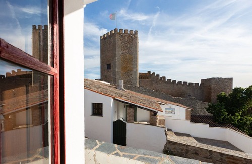 Monsaraz House | The Castle Window