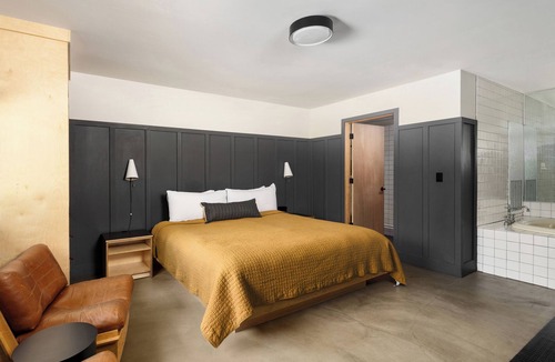 Lakeside Park Hotel | The Coachman Hotel