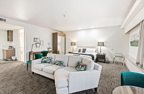 Morningside Hotel | The Colmslie Hotel