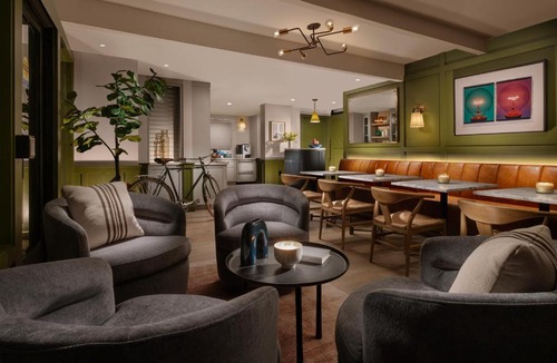 Menlo Park Hotel | The Cottages Hotel