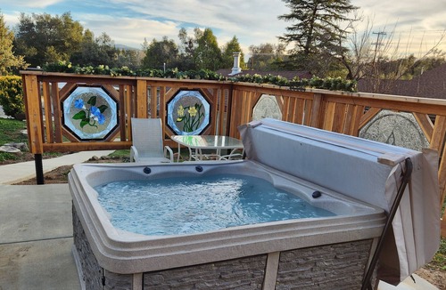 Julian Cabin | The Couple's Cabin in Wynola - 13 Acres of Nature - Hot Tub - Fire Pit - Gated