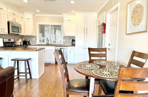 Rolando Park House | The Cozy Ranch Retreat