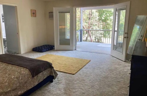 Brownsville House | The Creek House in the heart of gold country