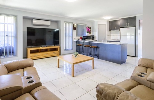 Bongaree House | The Eel Place Retreat