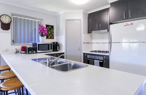 Bongaree House | The Eel Place Retreat