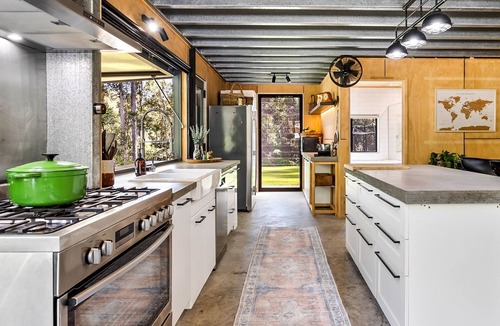 Cooloolabin House | The Falls Hideaway: Pool, Firepit & Outdoor Bliss