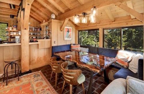 Bear Valley House | The Glass House | Panoramic Mountain Views & Sauna