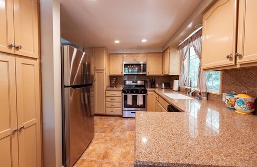 Julian House | The Heart of Julian – Walk to Town, Shops, Dining & Festivals, Sleeps 10