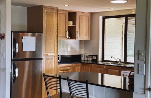 Palen Creek House | The Hilltop Hideaway, has stunning views from the hot tub or deck.