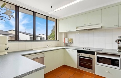 Sorrento Villa | The Holiday House in Bundell Gold Coast Getaway