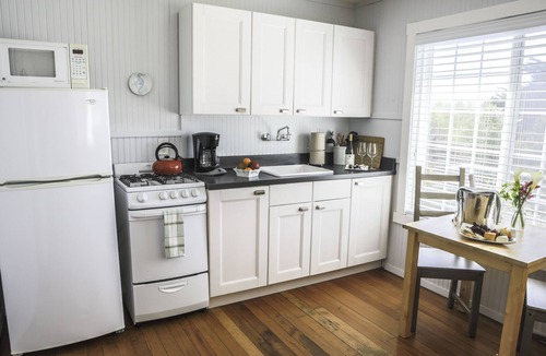 Little River House | The Inn at Schoolhouse Creek