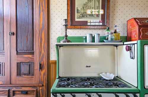 Visalia House | The JD Hyde Historic Inn