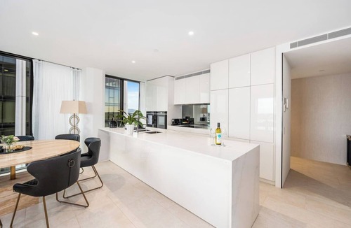 Mermaid Waters Apartment | The Lanes 5 Start Luxury