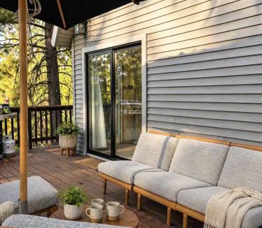 Big Bear Lake Ski Chalet | The Lounging Lodge near the Village!