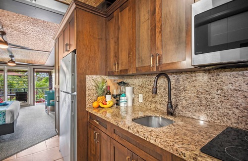 Napili Hotel | The Mauian - Boutique Beach Studios on Napili Bay