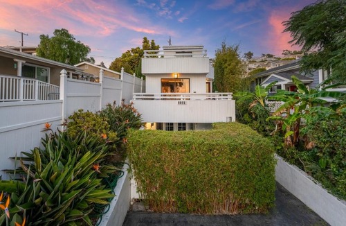 Summerland House | The Narrows Oceanview Home | Chosen Beach Collection