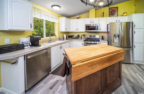 Mariposa House | The Nest-2 K Beds-Game Room-Deck-5 min to Mariposa
