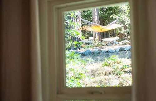 Idyllwild Cabin | The Nest: Serene Sanctuary w Hot Tub, Fireplace, Grill, Hammock, Outdoor Fire Fe