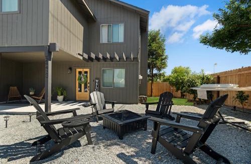 Lemon Cove House | The Noir House, Cozy haven near Sequoia & Kaweah