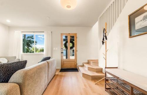 Lemon Cove House | The Noir House, Cozy haven near Sequoia & Kaweah