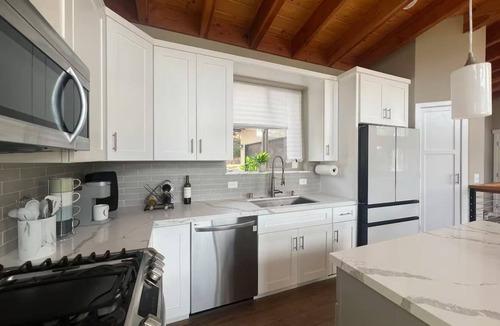 Julian House | The North Peak Retreat - Mountain Modern! Views, Gym, Pet Friendly