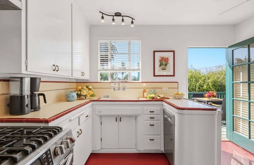 West Beach Apartment | The Palm Terrace - West Beach Retreat