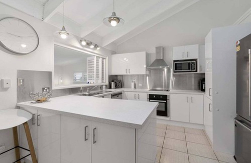 Sandstone Point House | The Pandanus Retreat
