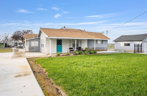 Porterville House | The Pecan Farm House