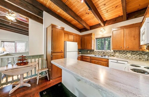 Pioneer Trail House | The Pine Valley Retreat | Modern Comfort & Forest
