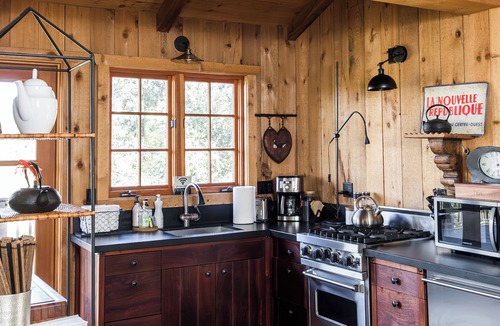 Julian House | The Rustic Barn at Sacred Mountain: Vintage Barn, Stargazing, Spa, Volcan Mtn.