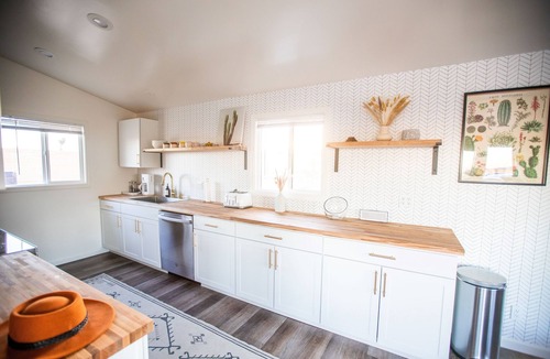 Landers House | The Sage Retreat