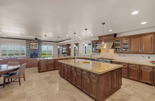 Shandon House | The Shandon House - Magnificent Views From A Spectacular Hilltop Home!