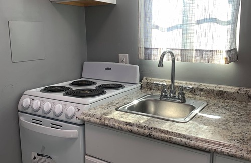 El Centro Apartment | The Small Sandalwood -"Sandalito"· Private Suite, curated for comfort & privacy.