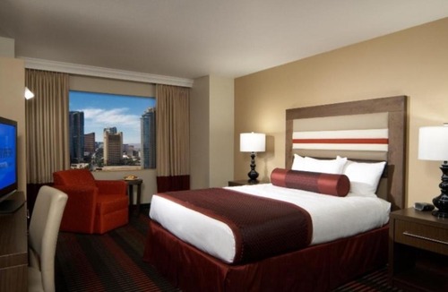 Gateway District Resort | The STRAT Hotel, Casino & Tower