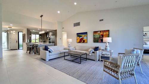 Rancho Mirage Villa | The Suite Spot: renovated, contemporary, 3 private suites, lap pool and spa. A Greenday property.