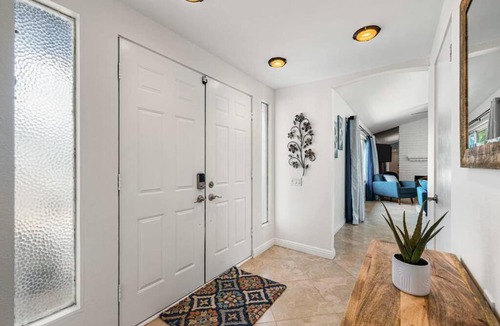 Racquet Club South House | The Sunny Side House