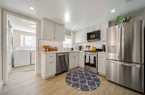 Roseville House | The Sunshine Farmhouse in Old Roseville!