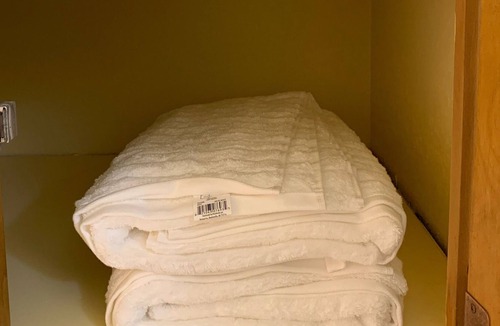 Sanger House | The Two Palm Stay 2 bedroom House /Private Parking