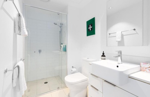 Fortitude Valley Apartment | The Ukiyo Suite Valley 2BR FREE Parking & Pool
