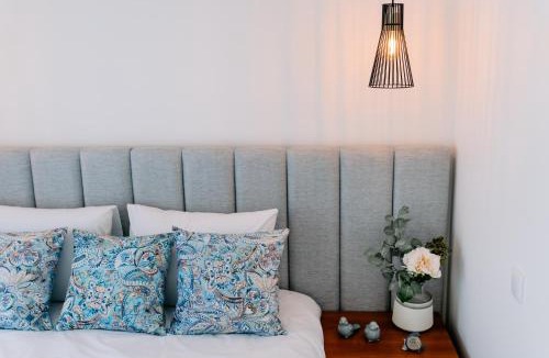 Macieira de Cambra House | The VALLEY, apartamentos em casa de campo nas Montanhas Mágicas - a sala e a cozinha, localizadas numa cabana de madeira, são partilhadas
