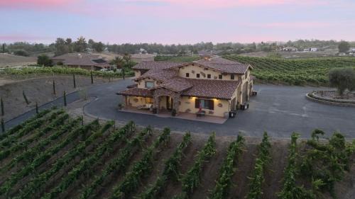 Temecula House | The Villa at Vines Estate by AvantStay