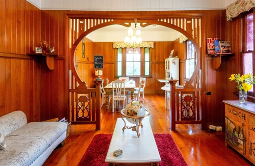 Mudgeeraba Bed & Breakfast | The Village B&B