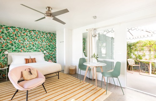 Tahquitz River Estates Hotel | The Wesley Studio 6 by AvantStay | Stylish Queen Studio w/Patio Access
