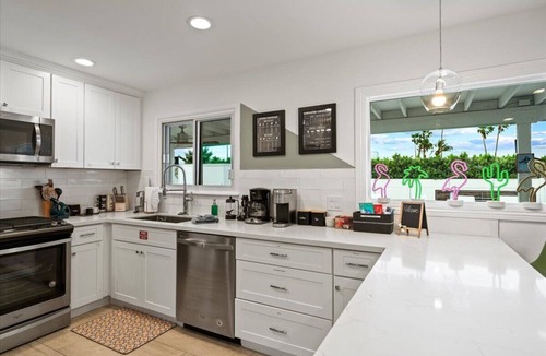 Racquet Club South House | The Yellow Palm - Pet Friendly with Pool