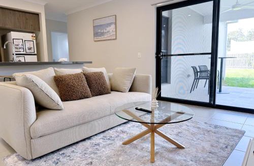 Coomera Villa | Theme Park Retreat Coomera 5 Beds Villa